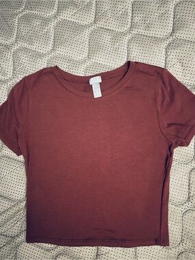 Tilly's Girls' Short Sleeve Crew Tee - Rust Brown